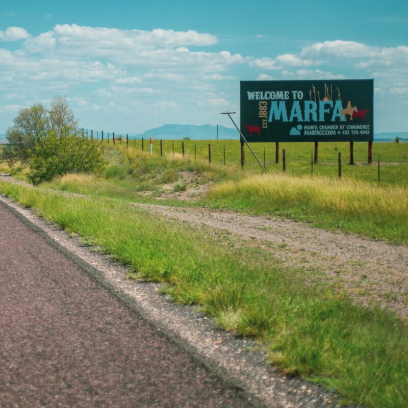 a-welcome-sign-in-marfa-texa5a7e22-800x800