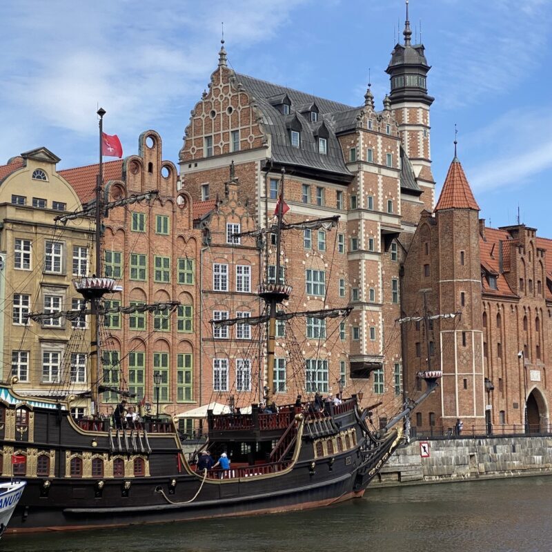 gdansk-poland-cityscape-800x800